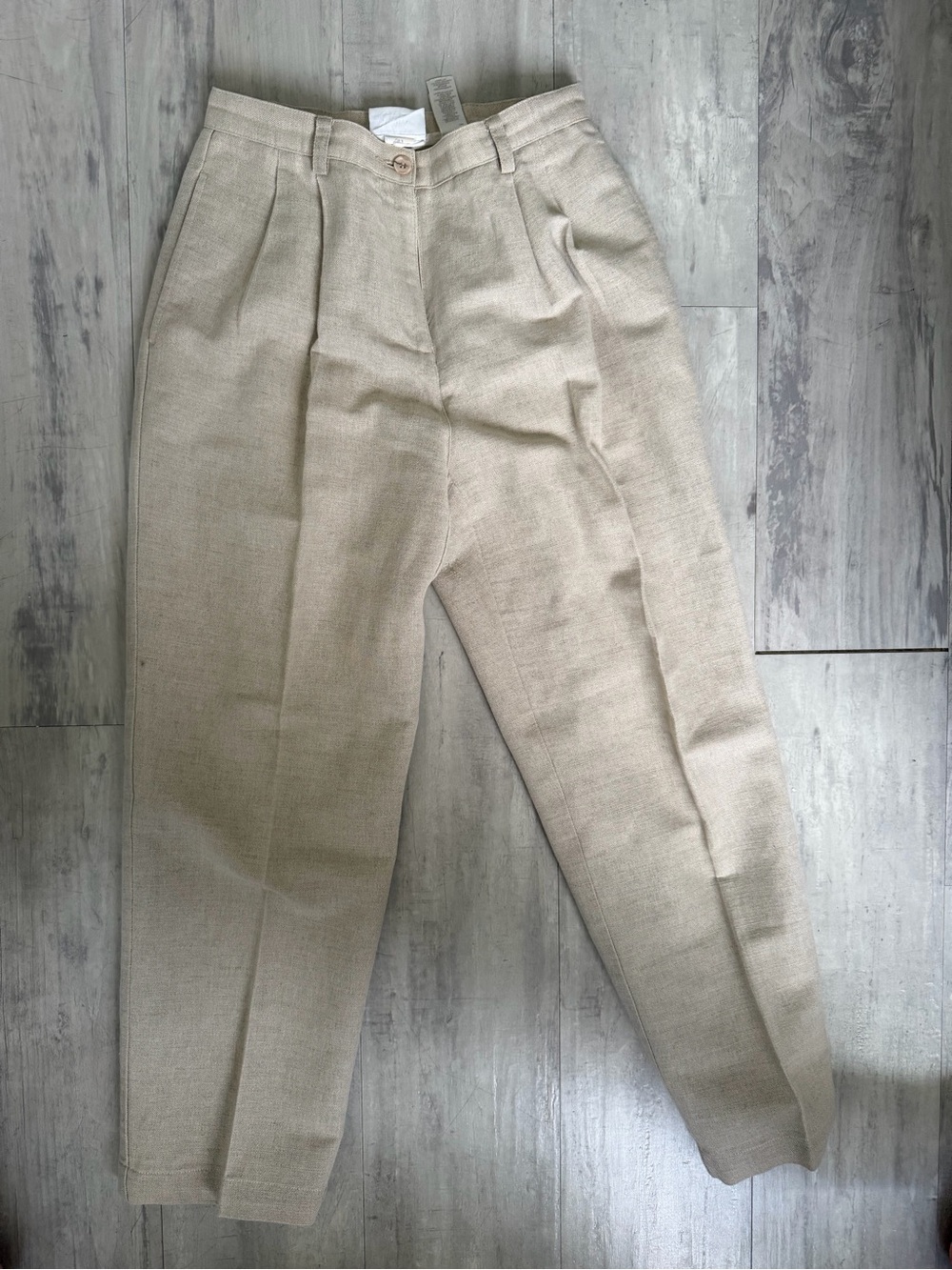 Liz Claiborne women’s Pleated Trousers in Light Tan